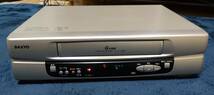 美品動作確認済み問題なく作動しました。　SANYO　サンヨー　VZ－Ｖ11　ビデオテープレコーダー　VHSビデオデッキ　保存状態良好_画像1