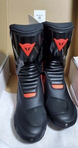 最終出品 新品未使用 DAINESE ダイネーゼ レーシングブーツ NEXUS BOOTS ブーツアウト ブラック／レッド BLACK／RED－FLUO EU44 JP28.5