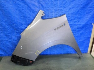 F104　ノア　エスクァイア　ZRR80G　ZWR80G　左フェンダー　純正品