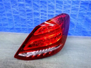 K164　Cクラス　W205　前期　右テール　LED　A2059061457　メルセデスベンツ　美品