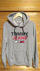 TOMMY JEANS トミーヒルヒィガー　トミージーンズ　メンズパーカー　Lサイズ グレー　人気ブランド