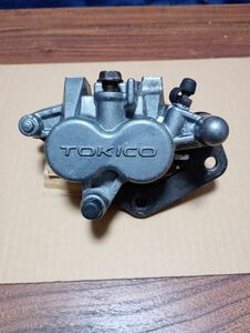 TOKICO トキコ　kawasaki カワサキ　ZR-7S　フロントブレーキキャリパー　右　固着無し