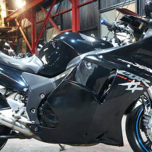 ◆◇配送のみ!!◆◇車検R7年5月!! 逆車!! CBR 1100XX ブラックバード カスタム多数!! 快調な走りです!! 埼玉～関東近県即日自社配送可!!の画像8