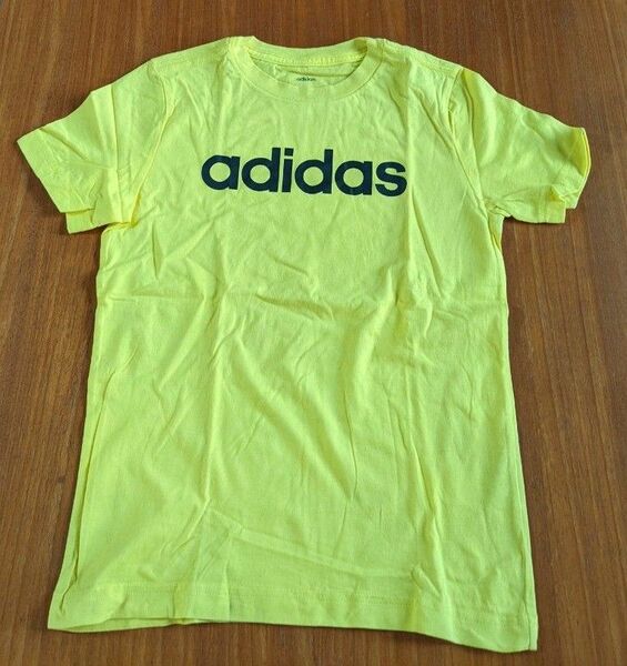 adidas　アディダス　 半袖Tシャツ　150サイズ