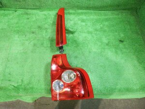  Volvo 90 series CB5254AW right tail lamp top and bottom set HELLA 157634 157618 after market valve(bulb) attaching 