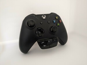  【中古美品】Xbox One ワイヤレス コントローラー ブラック 1537 ステレオヘッドアダプター付き