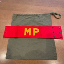 米軍憲兵隊腕章　ＭＰアームバンド　赤色に黄色字　_画像1