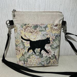 サコッシュ/外ポケット付き/16cm/スマホポーチ/ミニポシェット/ハンドメイド/黒猫カラフル花生成り