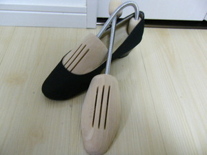 送料込み　2個セット■レディース用木製シューズキーパー☆ パンプス 女性用 スニーカー　革靴　ブーツにも