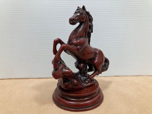 4647* 東洋彫刻 馬の置物 木製 馬 置物 オブジェ 全長約12.5cm 飾り物 インテリア 現状品