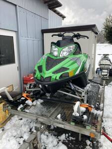 最終出品　入門用　ARCTIC CAT M8 キャット