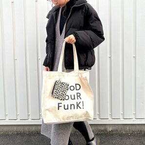 【最終価格】キャンバストートバッグ トートバッグ横型 マザーズバッグ 大容量 部活 旅行 アイボリー/ブラック