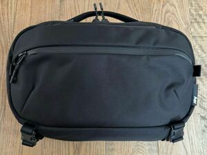 ショルダーバッグ Aer TRAVEL SLING 2 ブラック　中古