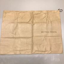 新同！ボッテガヴェネタ BOTTEGA VENETA 大型 純正保存袋 巾着袋 サイズ約67cm x 約49cm 起毛生地 ライトブラウン系 レアサイズ！_画像1