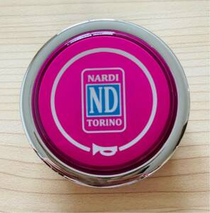 NARDI ナルディ ホーンボタン 未使用品momo サイズ　珍しい　ピンク色