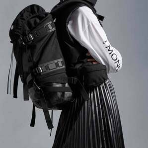 新品本物モンクレールMONCLER GENIUS HYKE 両ブランドのセンスと技術が詰まったハイテク武装 全天候型対応リュック バッグ バックパック 黒の画像10