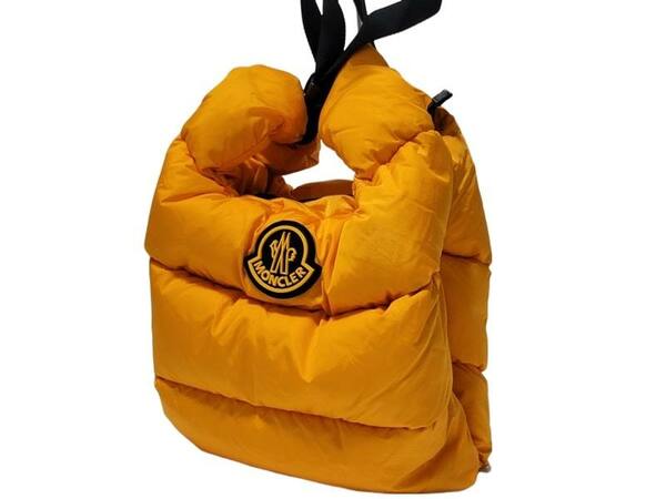 新品本物モンクレールMONCLER ロゴ全開 LEGERE 贅沢にダウンを充填したトートバッグ ショルダーバッグ ダウンジャケットと組み合わせたい