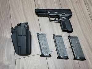 東京マルイ FN-57 +予備マガジン3個+ホルスター ガスブローバック ジャンク おまけのガス付き