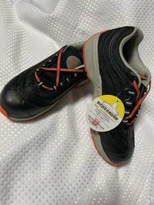 新品未使用　安全靴ダイナスティーライト ブラックxオレンジ26EEE