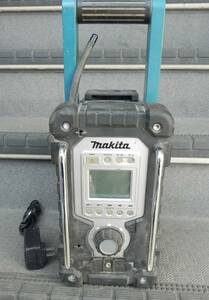 中古　＊　Makita　マキタ　　充電式ラジオ　：　MR103