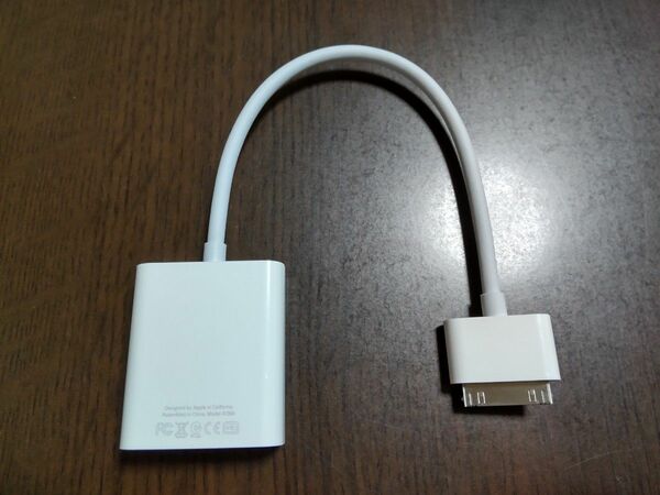 Apple　30ピン-VGA Adapter MC552ZM/B