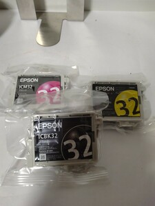 EPSON エプソン　純正インクカートリッジ　ICBK32など3色3本（イエロー、マゼンダ）