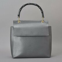 外観良好 GUCCI グッチ バンブー ハンドバッグ トートバッグ レザー シルバー ブラック 001 1118 1886 ウッドハンドル 鞄 Mk.e/a.d_画像2