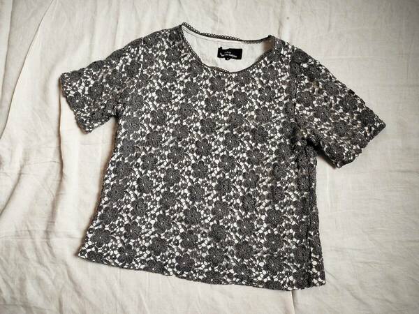 AD2015 tricot COMME des GARCONS トリコ コムデギャルソン カットソー Ｔシャツ ブラウス 透かし編み 刺繍 花 Ｓ グレー レディース △2