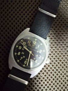 アンティーク　軍用時計　IWC　手巻き　ベトナム戦争　ミリタリーウォッチ　ヴィンテージ　メンズ　腕時計　アメリカ軍　カーキ　仕官支給