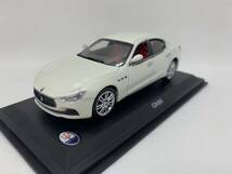 1/43 マセラティ ギブリ Maserati Ghibli ホワイト J04-02-406_画像1