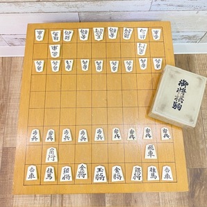 将棋盤 将棋駒/横33㎝.縦36.5㎝.厚さ12㎝/中古の画像1