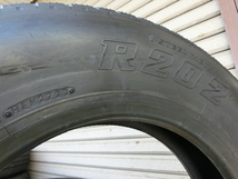 2023年製　★ 205/80R17.5 120/118L ★ 6本セット!! ★ ブリヂストン ★ R202　約9.9分山　新品に近い分山です。　205/80/17.5_画像5