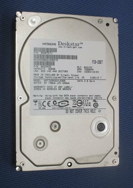 [199]【送料込】SATAハードディスク3.5inch 320GB 日立HDT725032VLA360 正常作動品