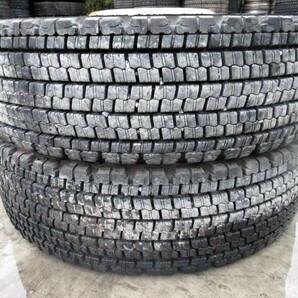 送料無料 バリ溝 再生スタッドレス 275/80R22.5 BS W900パタン 大型スチールJIS 22.5×7.50 8穴 現状品 2本セットの画像2