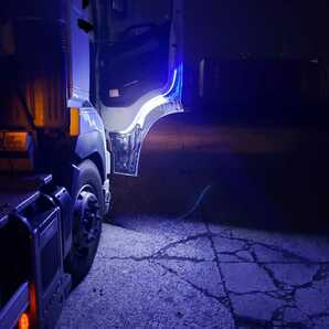 トラック用 T10ソケット付24V LEDテープ白 青の画像3