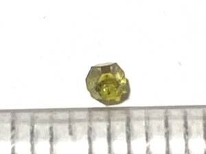 人造ダイヤモンド原石・極小・S-3-9（鉱物標本）