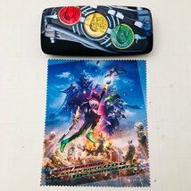 中古品 仮面ライダーオーズ/OOO 10周年記念 メガネケース&クリーナークロス_画像1