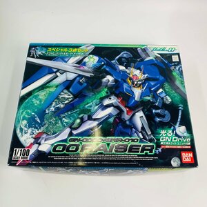 新品未組立 機動戦士ガンダム00 1/100 GN-0000+GNR-010 ダブルオーガンダム＆ダブルオーライザー ソレスタルビーイングVer. ベース