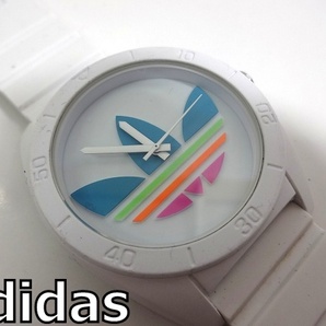 X4B004◆稼働品美品◆ アディダス adidas クォーツ式 ホワイト&マルチカラー 3針 アナログ 動作確認済み 腕時計 ウォッチの画像1