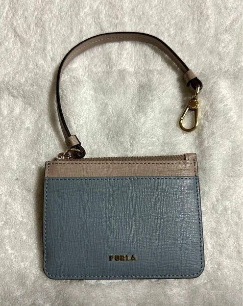 フルラ FURLA ストラップ キーケース パスケース 定期入れ レディース　ライトブルー