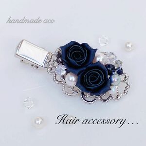 175.薔薇　ブラック　スワロフスキー ハンドメイドヘアクリップ　シルバー