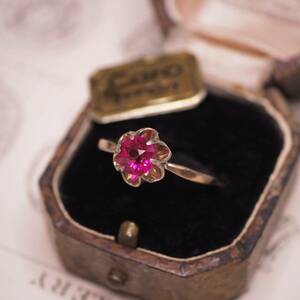 ＊六角形テーブルのオールドヨーロピアンルビーリング＊英国アンティーク イギリス ヴィンテージ 指輪ring vintage antique gold ruby (K18