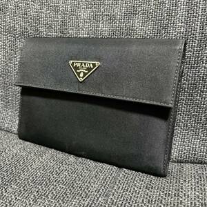 美品　PRADA 三つ折り財布 ナイロン 中古