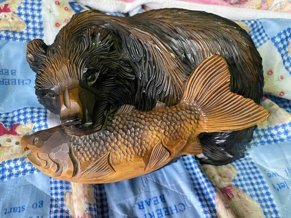 北海道　木彫り　熊　シャケ