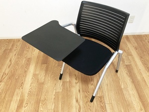 axonaスタッキングチェアBNR-B-RKC-T-FSL1ブラック美品　ミーティングチェアBianeroタブレットテーブル付き完成品　会議用椅子