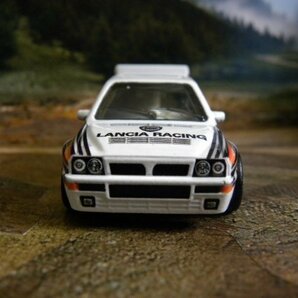 即決☆☆ルース LANCIA DELTA INTEGRALE ランチア デルタ PREMIUM メタルシャーシ、リアルライダー ホットウィール Hot Wheels☆の画像5