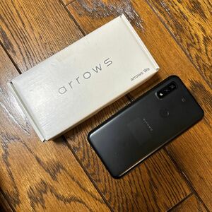 arrows We FCG01 5.7インチ メモリー4GB ストレージ64GB ブラック au