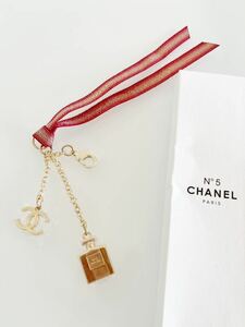 未使用！シャネル ノベルティ CHANELチャーム クリスマスキーホルダーホリデー キーリング ココマーク 