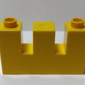レゴデュプロ  1×4×2 スリット入りブリック 凸凹 2ヶ所凹 黄色 特殊ブロックの画像3
