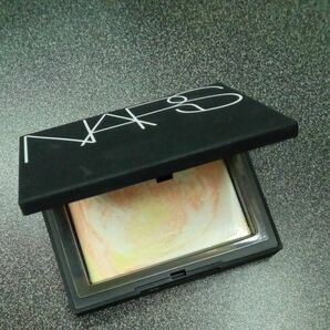 NARS ナーズ ライトリフレクティング プリズマティックパウダー 02555 スターダスト 